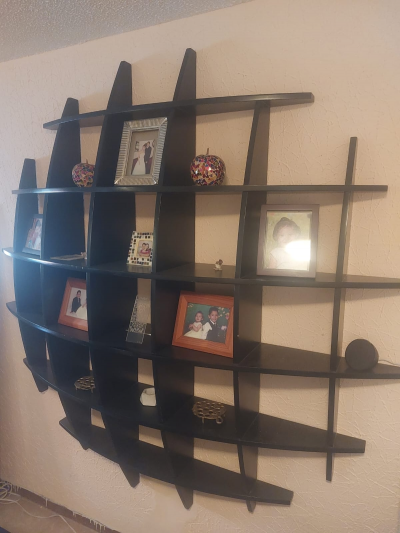 Estantería de pared convexa color chocolate 